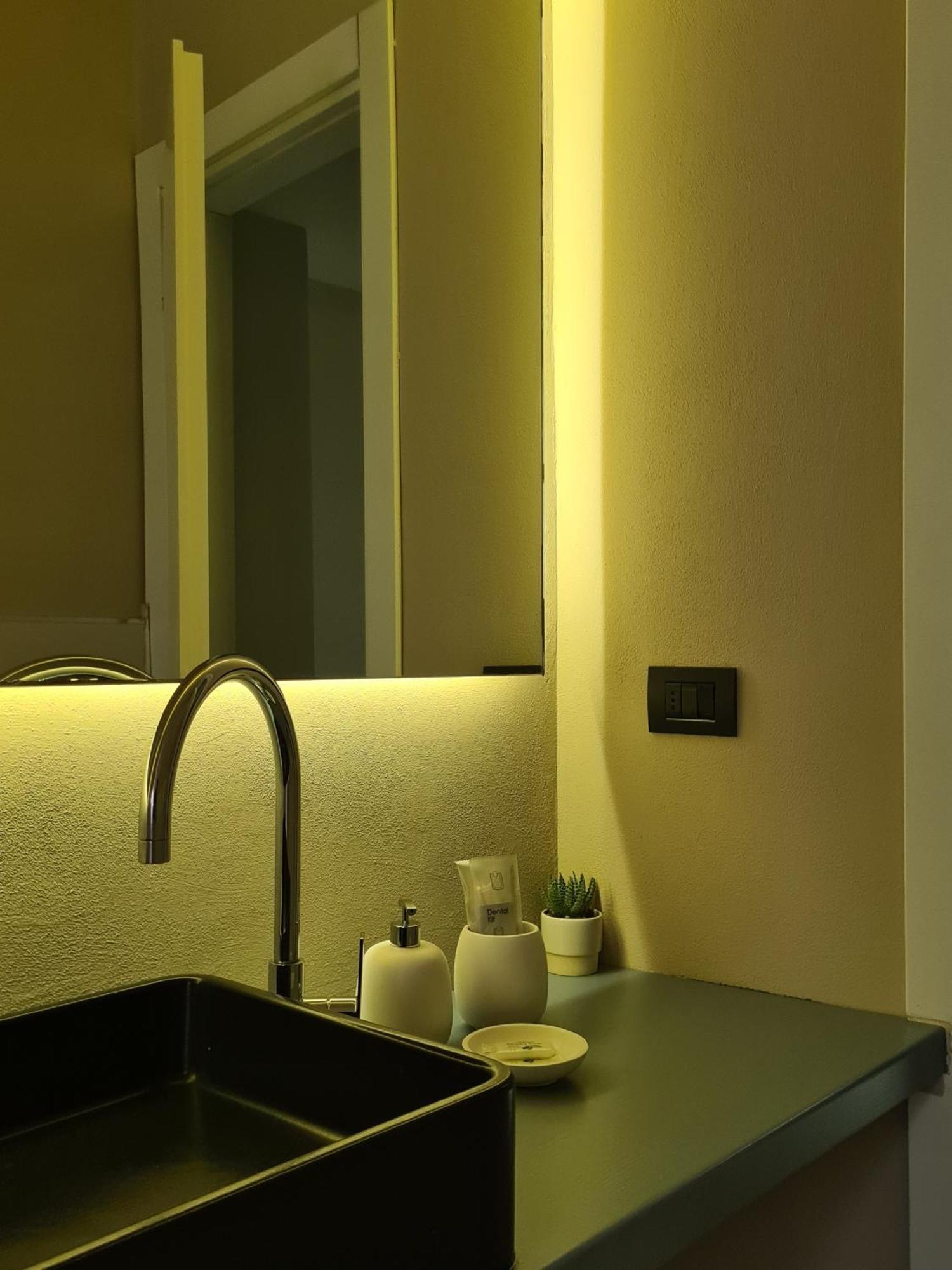 Serendipity Rooms - Navigli Milan Bagian luar foto